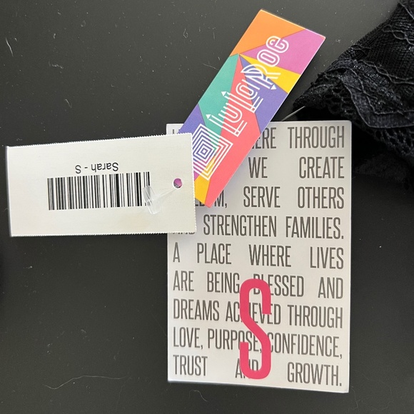 LuLaRoe black lace Sarah - Picture 4 of 5